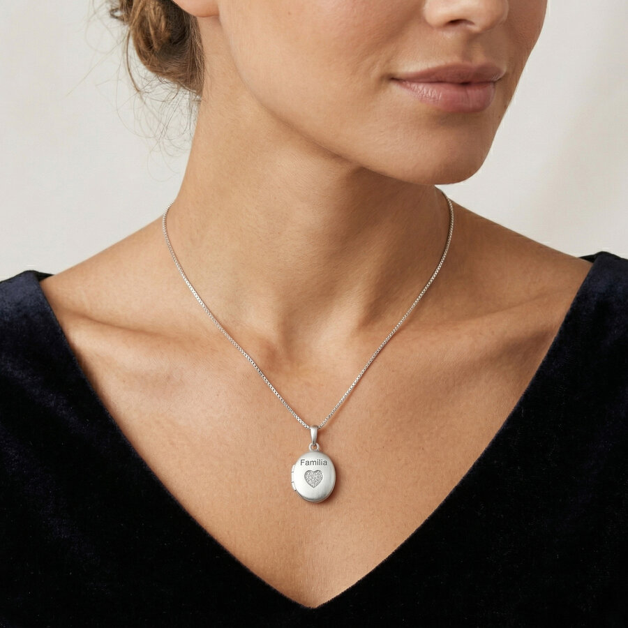 Pulseiras e correntes douradas